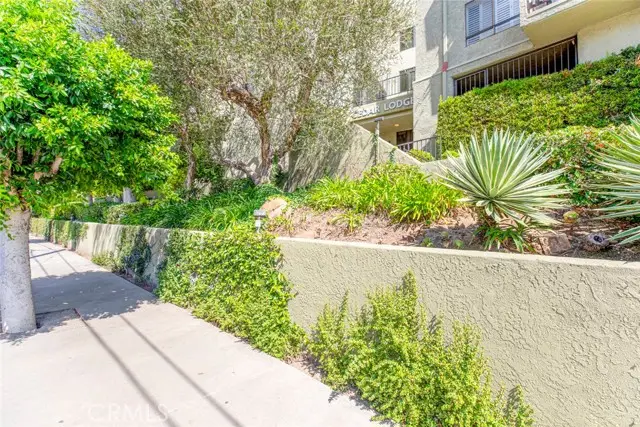 2018 Griffith Park Boulevard #109, Los Angeles, CA 90039 - Image #3