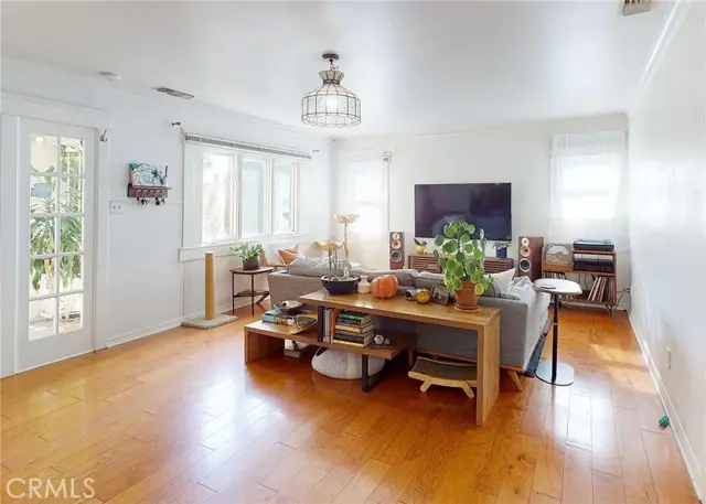 2049 Argyle Avenue, Los Angeles, CA 90068 - Image #3