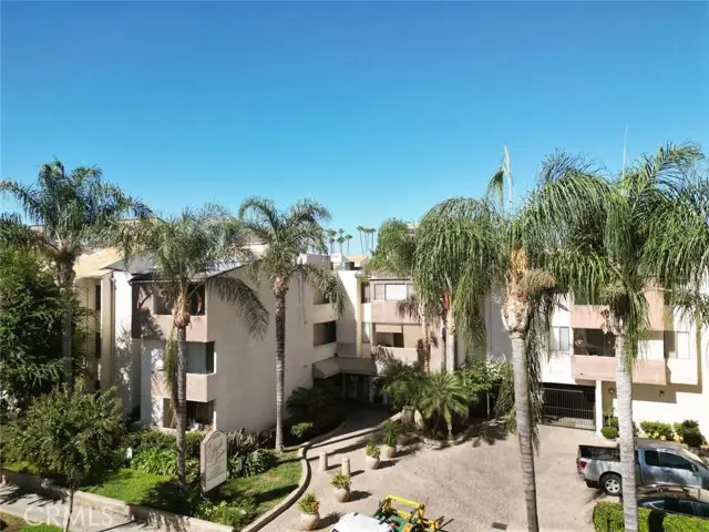 5325 Newcastle Avenue #328, Encino, CA 91316 - Image #1