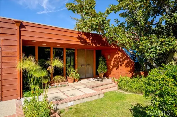 3275 Buckingham Road, Glendale, CA 91206