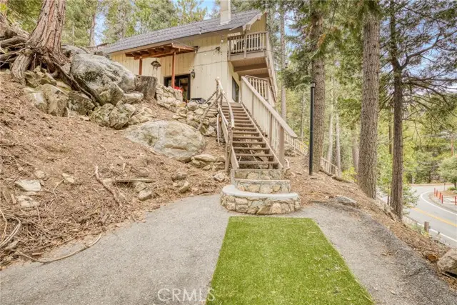 875 Brentwood Drive, Lake Arrowhead, CA 92352 - Image #3