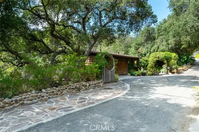 2860 Graceland Way, Glendale, CA 91206 - Image #1