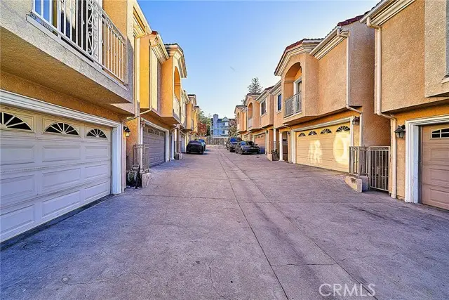 10357 Commerce Avenue #7, Tujunga, CA 91042 - Image #2