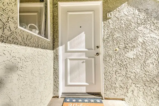 27620 Susan Beth Way #L, Santa Clarita, CA 91350 - #2