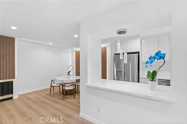 949 N Kings #215, West Hollywood, CA 90069