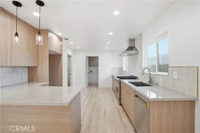 12952 Elkwood, San Fernando Valley, CA 91605 - #1