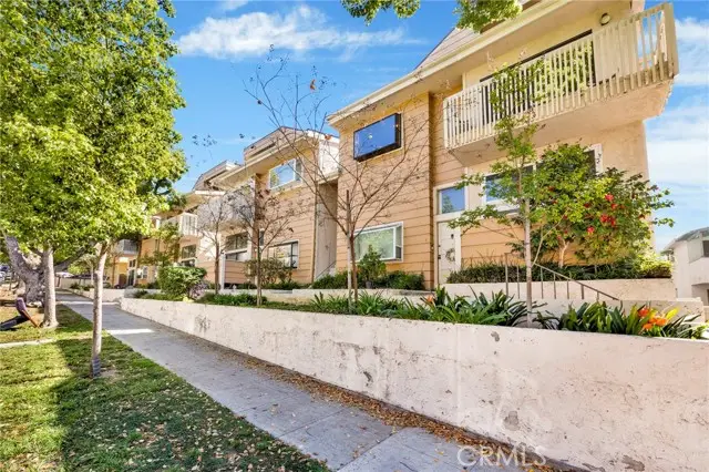 456 E San Jose Avenue #B, Burbank, CA 91501 - #3