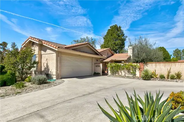 26013 Palomita Drive, Valencia, CA 91355 - #2