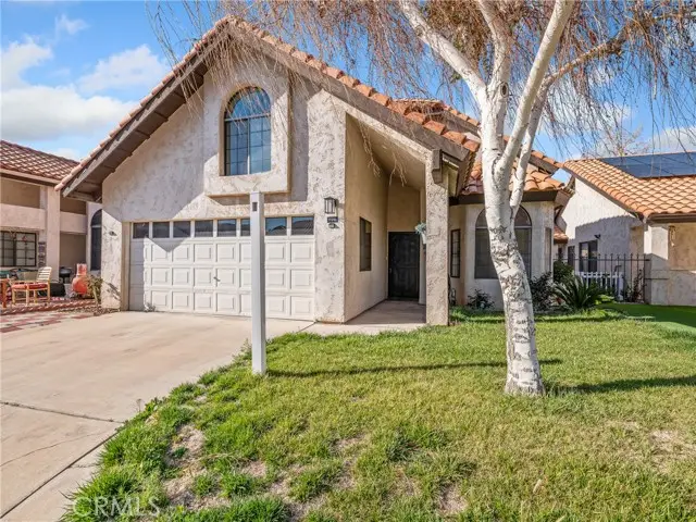 19246 Pine Way, Apple Valley, CA 92308 - Image #1