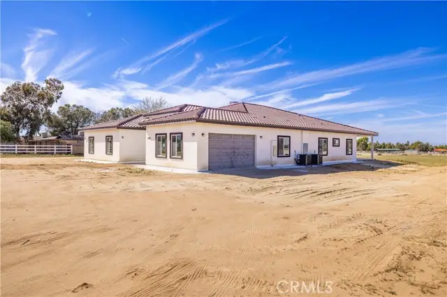 1805 W Columbia Way, Lancaster, CA 93534 - Image #3