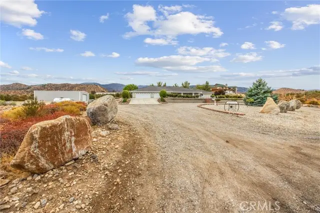 325 Canyon Road, Pinon Hills, CA 92372 - Image #2