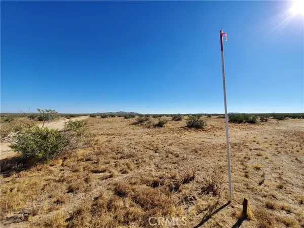 2 Ave L12, Lake Los Angeles, CA 93535