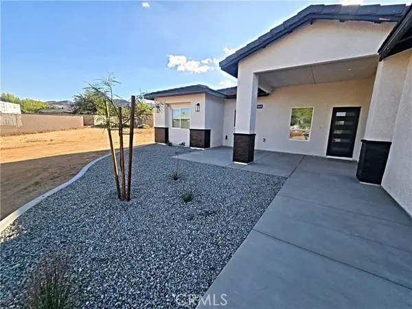 22645 El Centro Court, Apple Valley, CA 92307