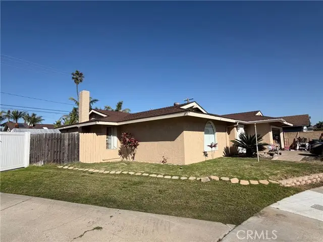 6261 Balmoral, Huntington Beach, CA 92647 - Image #2