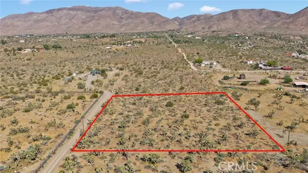 2 Lamprey Road, Apple Valley, CA 92308