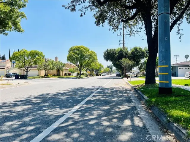 122 E Pioneer Avenue, Redlands, CA 92374 - #3