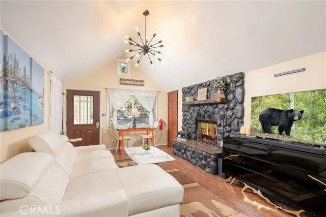 800 Eureka Drive, Big Bear Lake, CA 92315 - Image #2