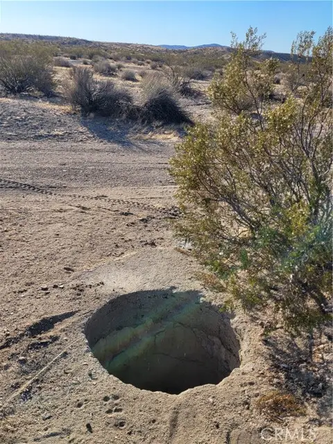 8 Buckboard Road, Hinkley, CA 92347 - #3