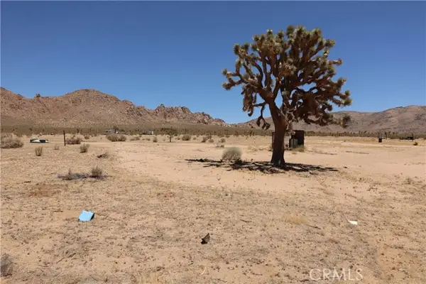 5 Oldenburg Road, Apple Valley, CA 92307