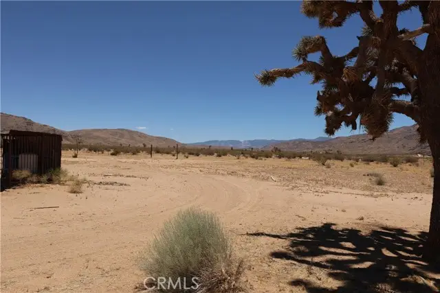 5 Oldenburg Road, Apple Valley, CA 92307 - #2