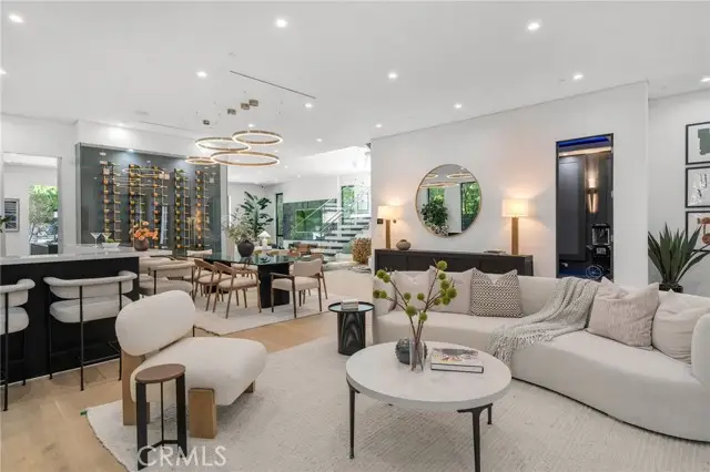 15231 Greenleaf Street, Sherman Oaks, CA 91403 - Image #2