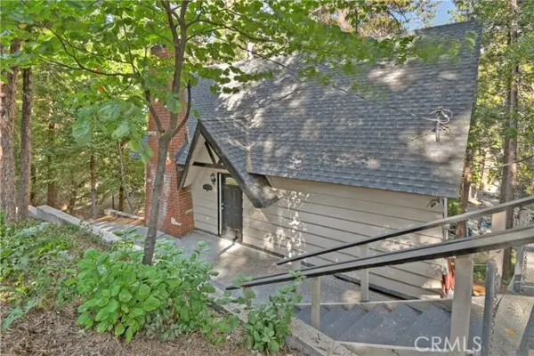 377 Hillside, Lake Arrowhead, CA 92352