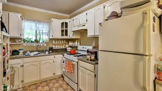 6414 S Hoover Street, Los Angeles, CA 90044 - Image #2