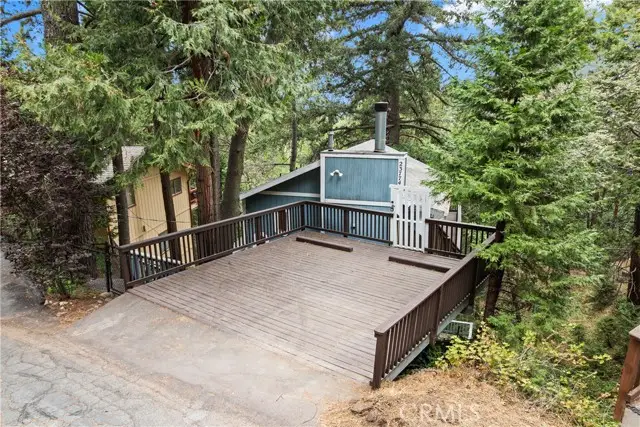 23774 Lakeview Drive, Crestline, CA 92325 - Image #1