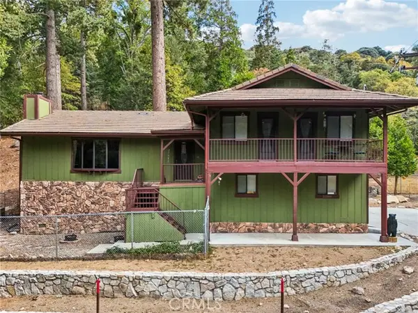 25089 Moon Drive, Crestline, CA 92325