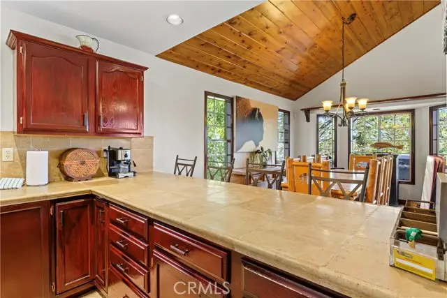 221 Grizzly Road, Lake Arrowhead, CA 92317 - Image #2