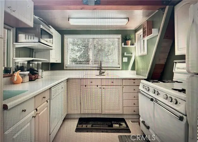 27874 Matterhorn Drive, Lake Arrowhead, CA 92352 - Image #2