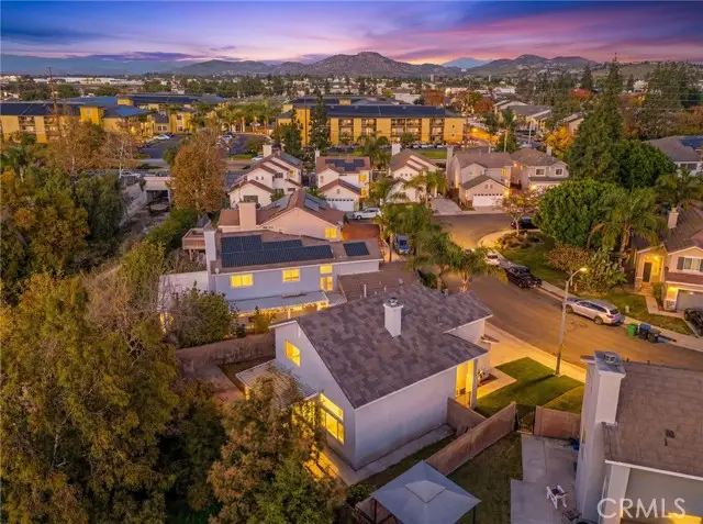 910 Pathfinder Way, Corona, CA 92878 - Image #2