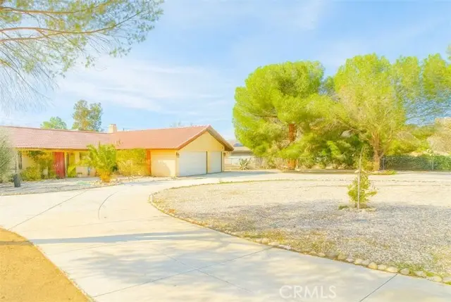 20071 Serrano, Apple Valley, CA 92307 - Image #2