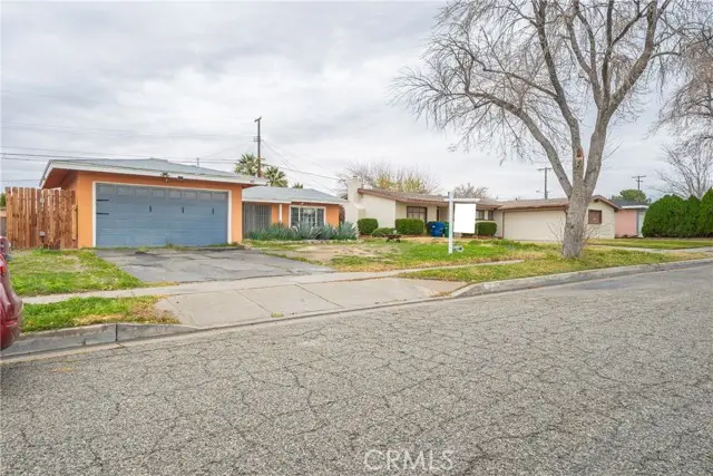 423 Landsford Street, Lancaster, CA 93535 - #2