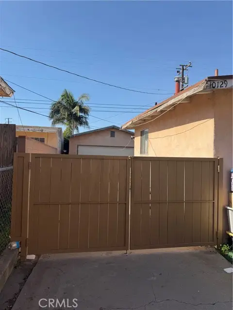 10127 Pinehurst, South Gate, CA 90280 - #2