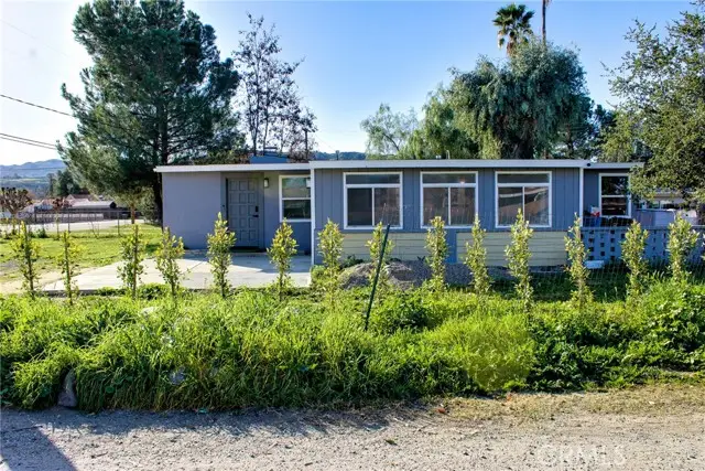 26917 Yale St, Hemet, CA 92544 - #2