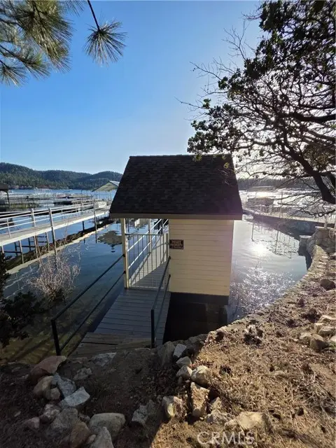 324 N324- Single Slip Dock, Lake Arrowhead, CA 92352