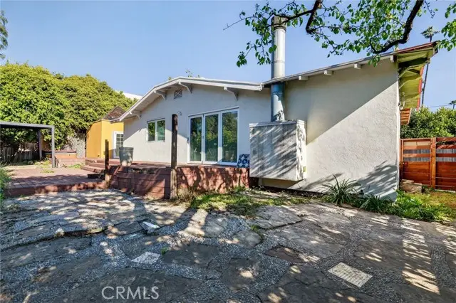 2010 Linden Avenue, Venice, CA 90291 - #1