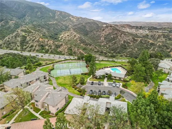 2588 Avenida Del Vista #J202, Corona, CA 92882