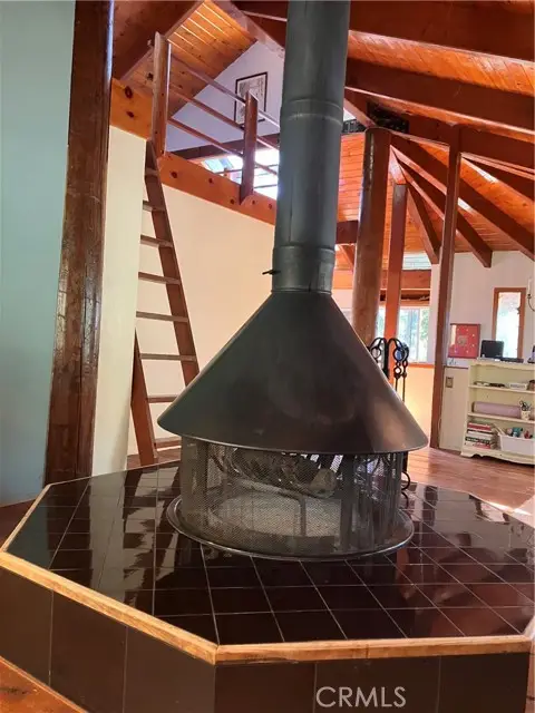 23228 Brookside, Crestline, CA 92325