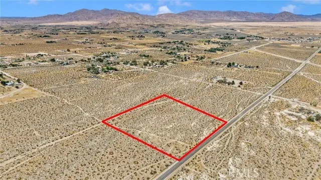 4501725 Crystal Creek, Lucerne Valley, CA 92356 - #1