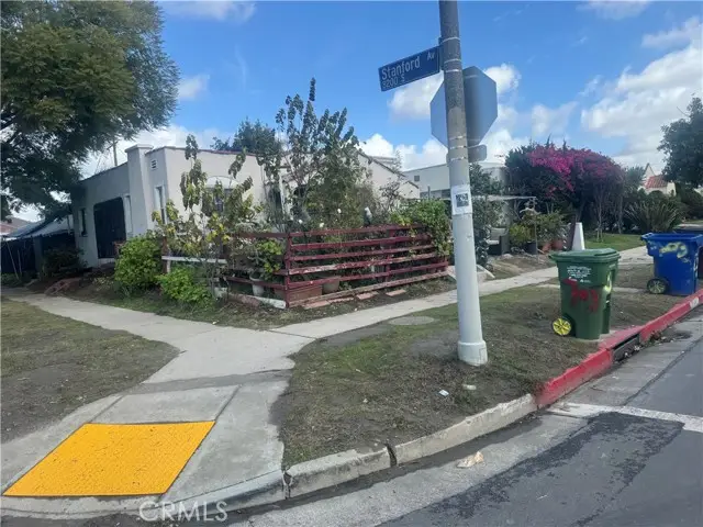 703 E 83rd Street, Los Angeles, CA 90001 - Image #2