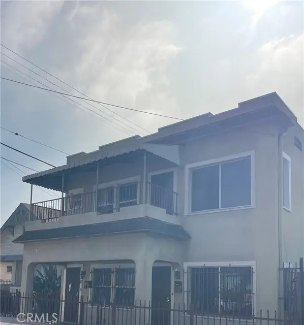 250 W 49th Street, Los Angeles, CA 90037 - Image #1