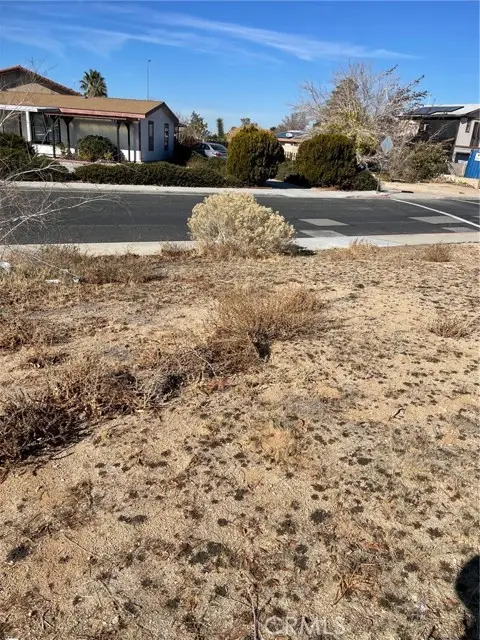 13991 Riviera Dr, Victorville, CA 92395 - Image #2