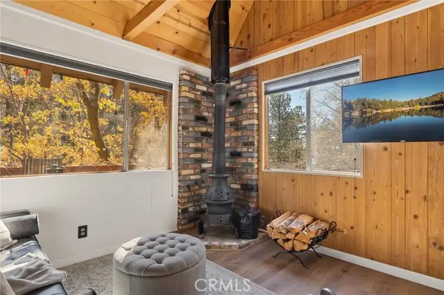 32903 Canyon Drive, Green Valley Lake, CA 92341 - Image #3