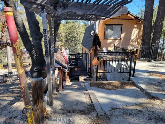 32826 Truman Lane, Running Springs, CA 92382 - Image #3