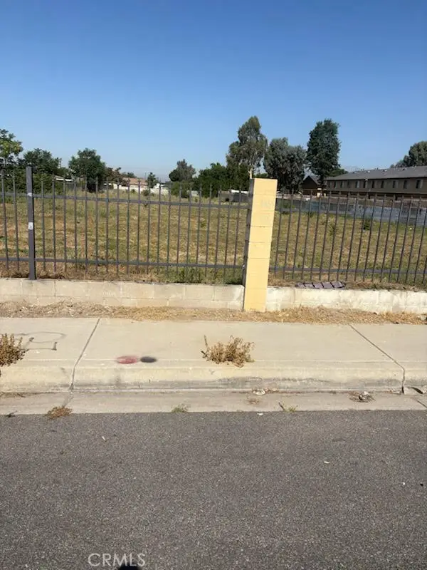 7864 Sterling Avenue, San Bernardino, CA 92404