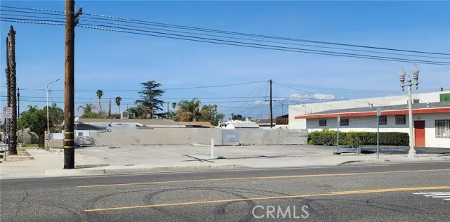 1305 N Mount Vernon Avenue, Colton, CA 92324 - #2