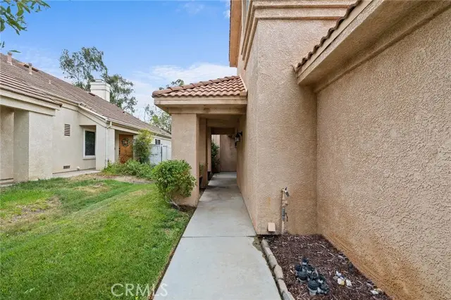 23046 Joaquin Ridge Drive, Murrieta, CA 92562 - Image #3
