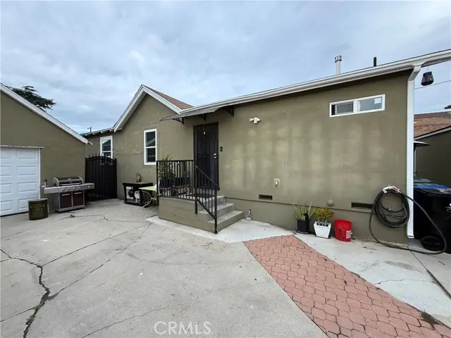 1555 Mcdonald Avenue, Wilmington, CA 90744 - #2